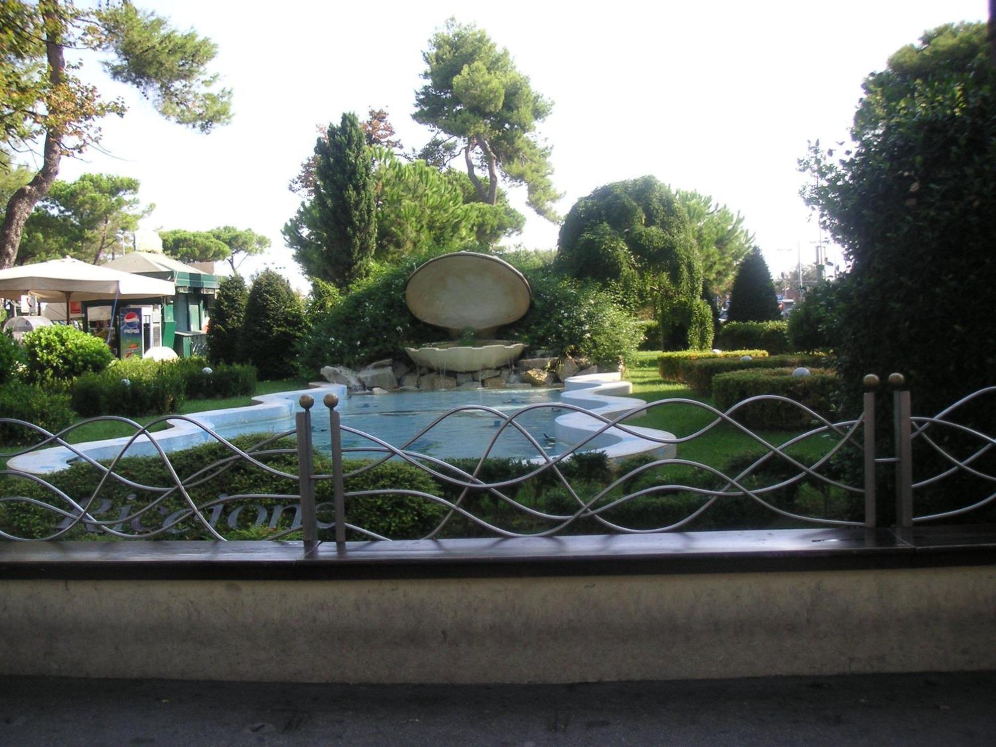 Hotel Canasta Ричоне Екстериор снимка