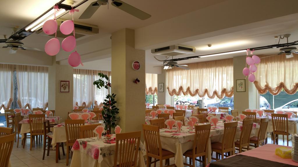 Hotel Canasta Ричоне Екстериор снимка