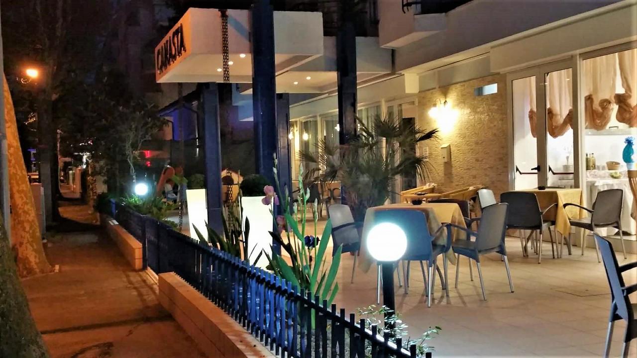 Hotel Canasta Ричоне Екстериор снимка